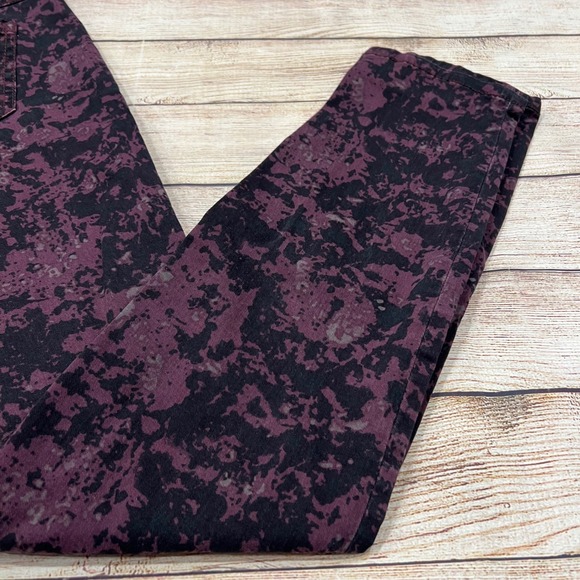 Cabi Women's Jeans Size 4 Burgundy Black Abstract Print Skinny Leg Pants - Picture 2 of 8